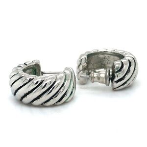 Costume metal DY looking c earrings